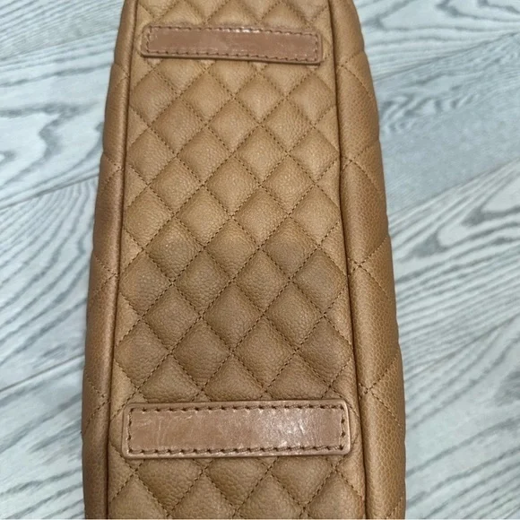 Quilted Leather Chanel Purse — Mint condition - Picture 3 of 8